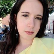 Profesora nativa de español se ofrece a dar clases de forma divertida, a través de dinámicas: juegos de cartas con claves y gramática, vocabulario a través de cuentos, dibujos. Se trata de aprender de forma práctica y fácil, me adapto a los conocimientos